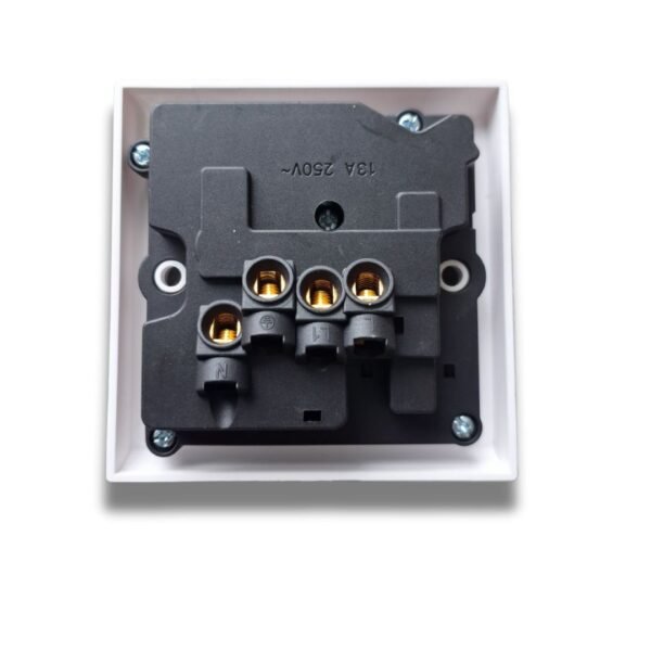 KREE 5pin Multifunction Socket KREE 5pin heavy-duty socket for safe and reliable power connections" "Durable KREE 5pin multifunction electrical socket for home and industrial use" "KREE 5pin shock-proof power socket with versatile 5-pin configuration" "High-quality KREE 5pin socket for multiple device connections" "KREE 5pin multifunction socket designed for safe and efficient electricity use